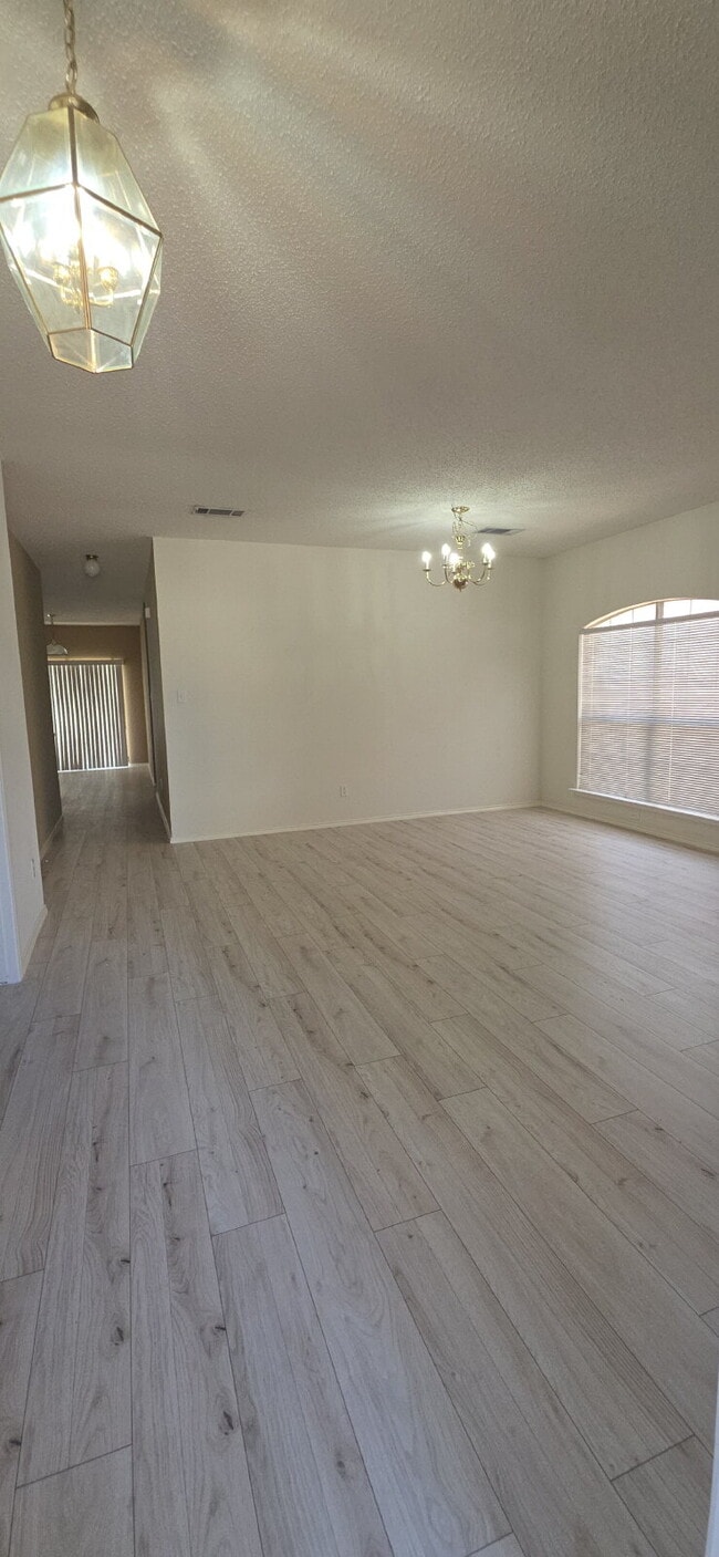Building Photo - Beautifully Updated Arlington Home with Po...