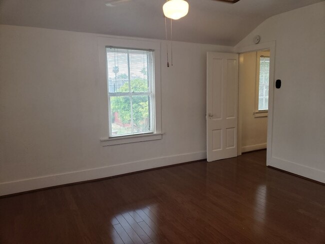 Building Photo - Immaculate 3 Bedroom, 2 Bath, 1932 sqft. H...