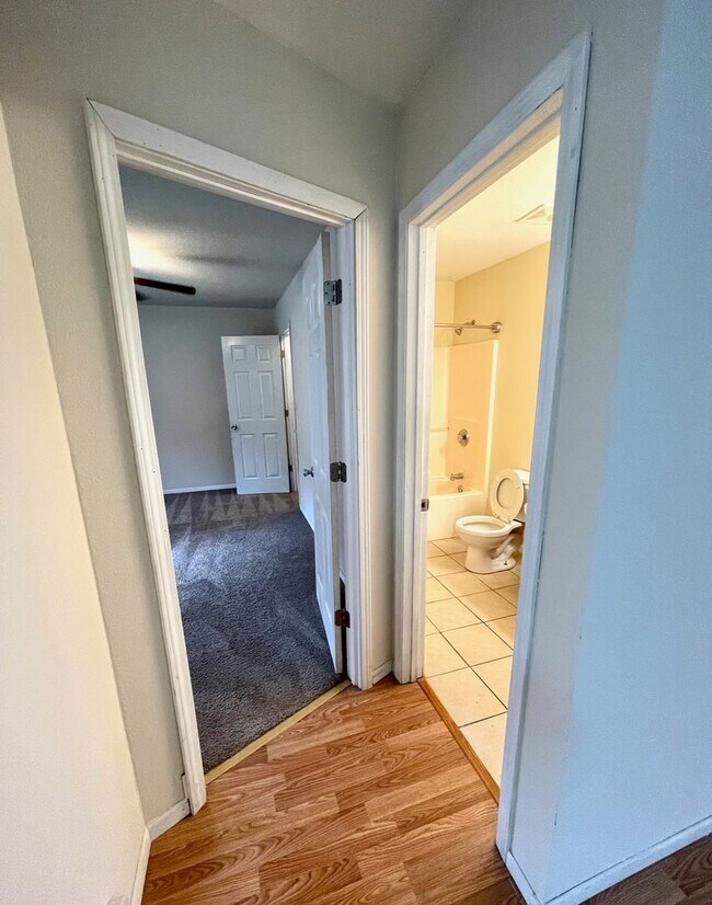 Building Photo - 1413-1415-1415 Risen Star Ct