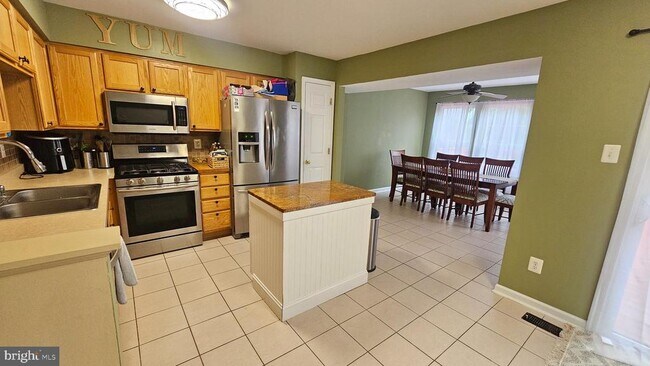 Building Photo - 213 Windsor Ct