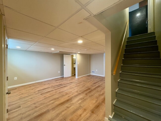 Building Photo - Charming 3 Bedroom/1.5 Bathroom in Parkvil...