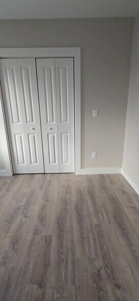 Building Photo - 222 Montaup St