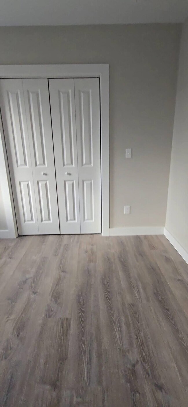 Building Photo - 222 Montaup St