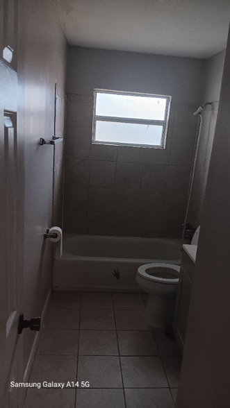 Building Photo - 2492 Victor Rd