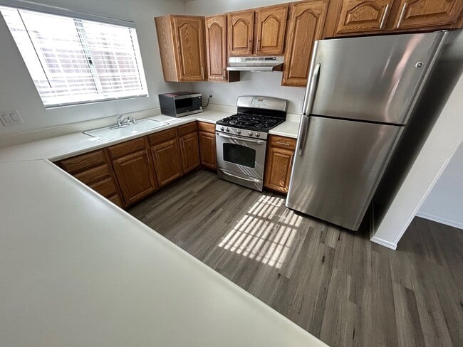 Building Photo - BEAUTIFULLY UPGRADED CONDO - SPACIOUS 2 BEDROOM, 2 BATH TOP FLOOR IN PRIME LAS VEGAS LOCATION