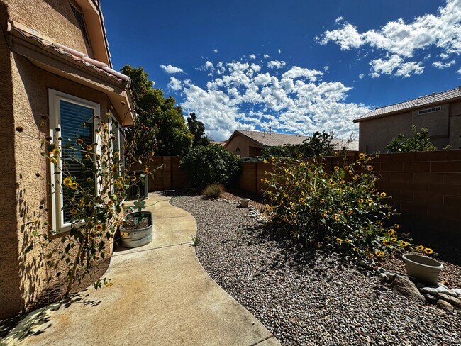 Building Photo - 7152 Elk Creek Rd NE