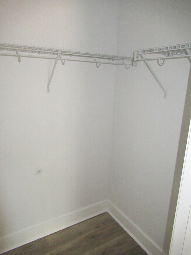 Building Photo - New Duplex in Northbrook School District for Rent!