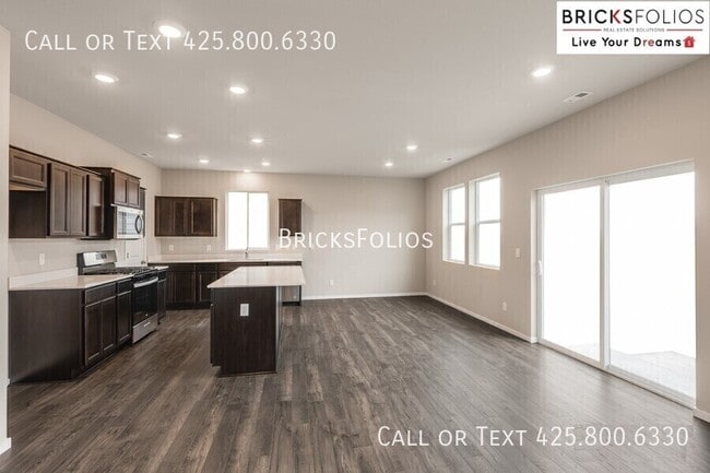 Building Photo - 1340 SW Pendleton Way