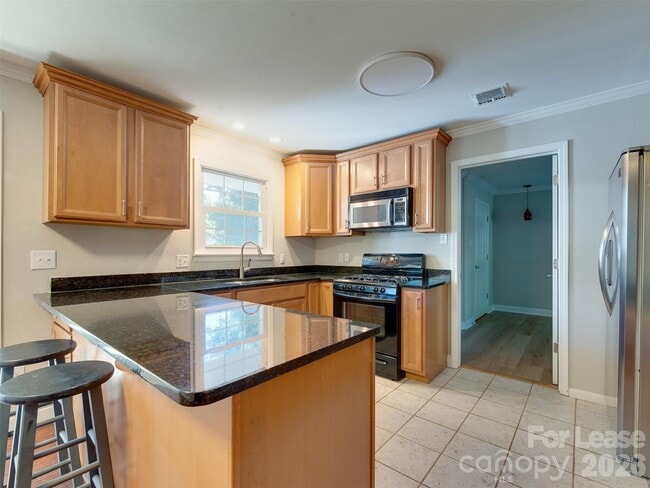 Building Photo - 709 Cooper Dr