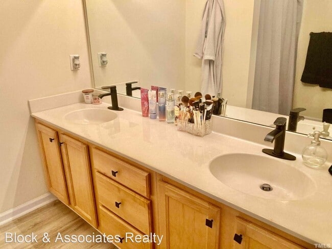 Building Photo - 2 br, 2 bath House - 46 Signet Drive