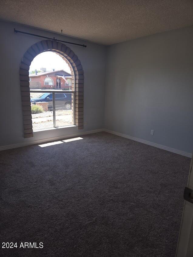 Building Photo - 949 Charles Dr