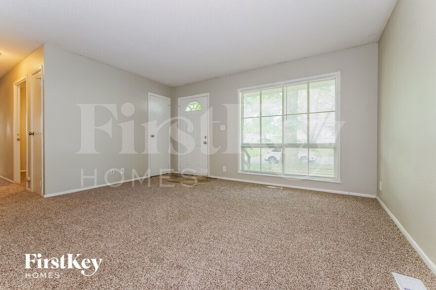 Building Photo - 9309 Farley Ave