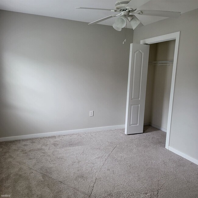 Building Photo - 4 br, 2.5 bath House - 12302 Hillcreek Circle