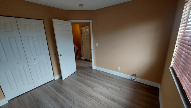 Building Photo - 4718 SW 13th Ct