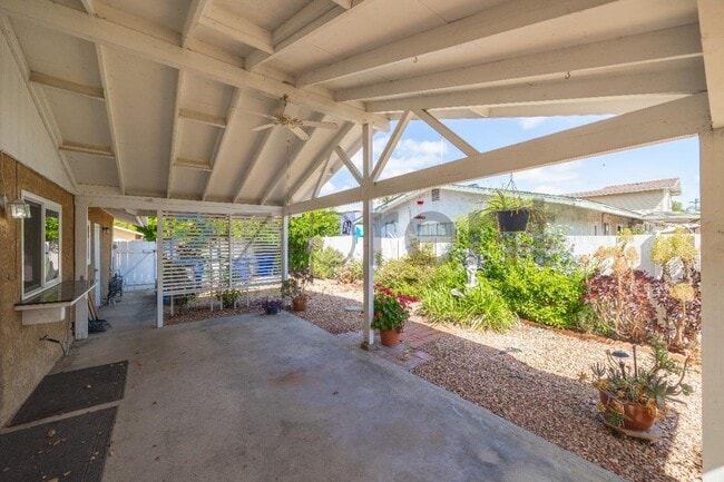 Building Photo - 13333 Rollin Glen Rd