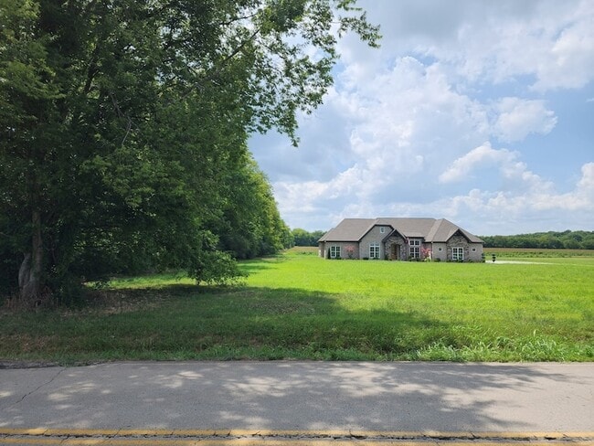 Building Photo - 935 S Cross Bridges Rd