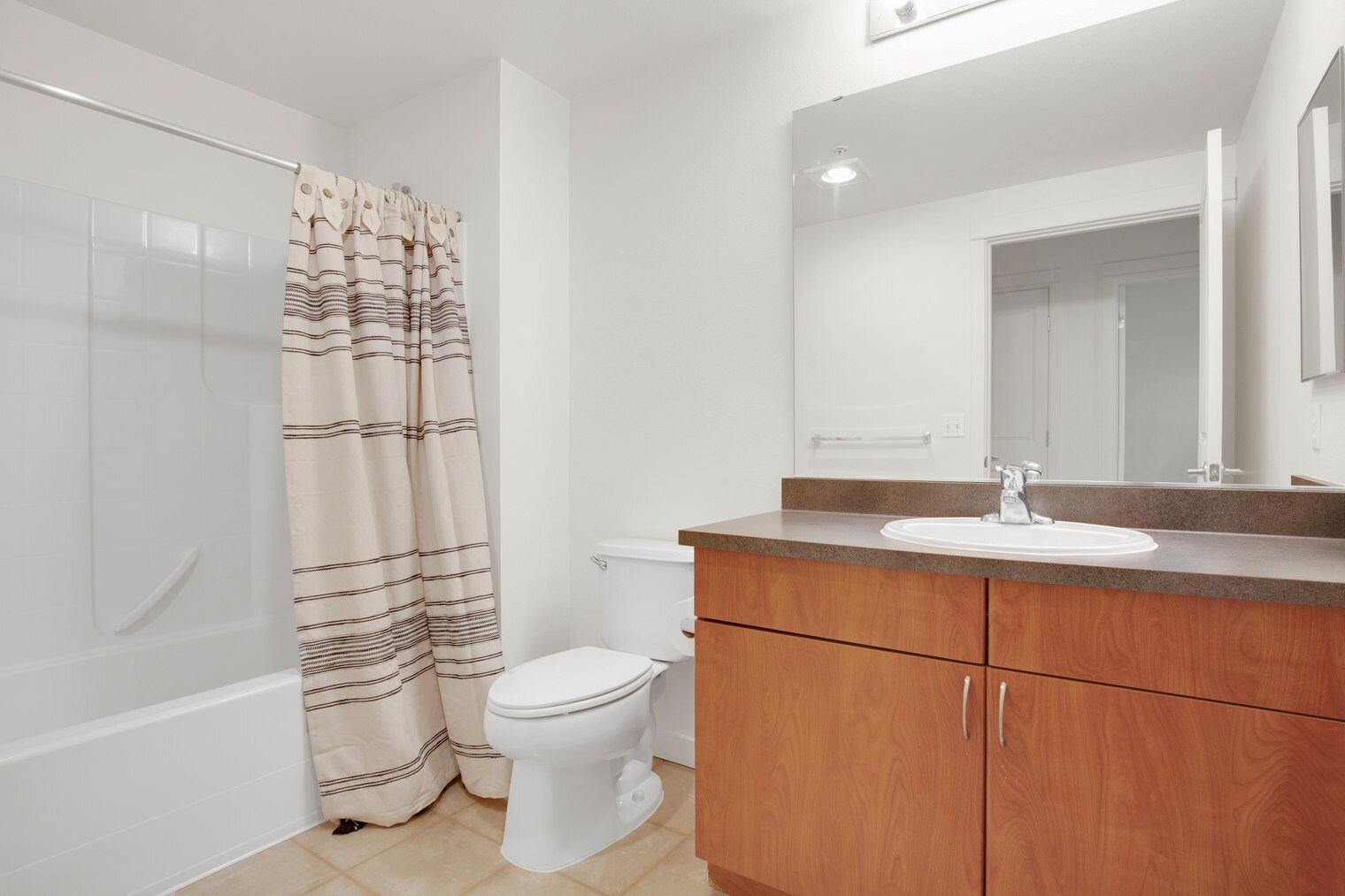 Building Photo - 10410 NE 2nd St