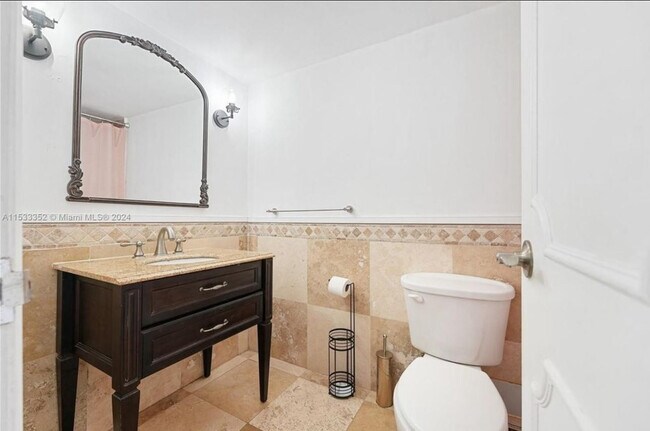 Building Photo - 11930 N Bayshore Dr