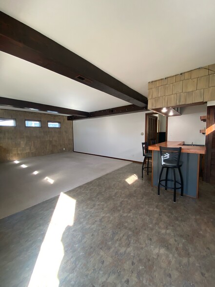 Building Photo - 8956 W Delaware Pky