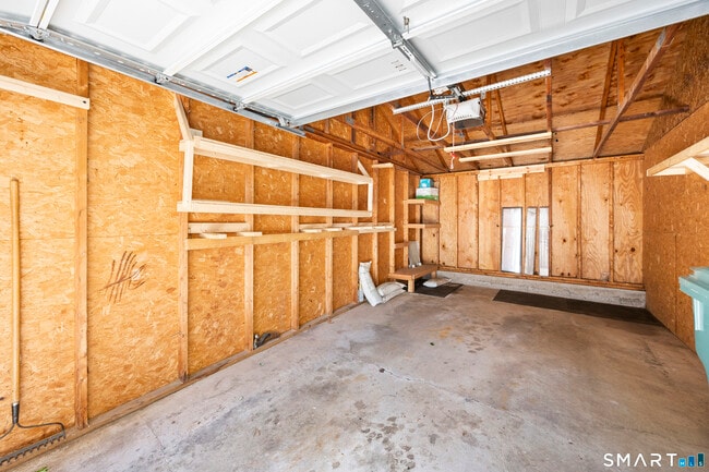 Building Photo - 135 Fairway Dr