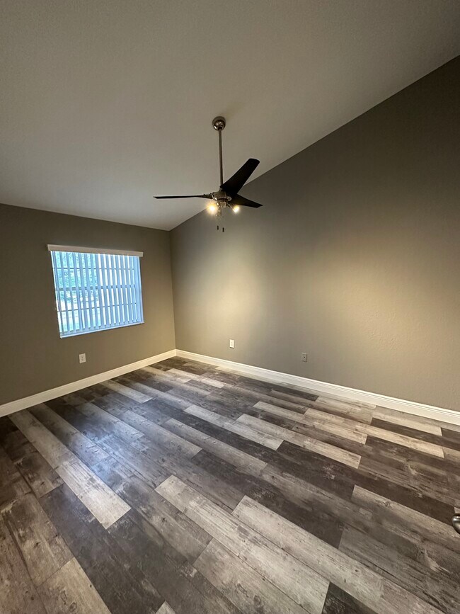 Building Photo - 2890 N Oakland Forest Dr