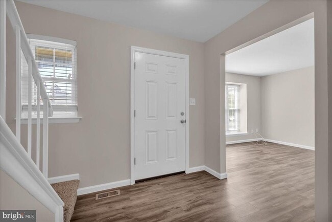 Building Photo - 38 Burgundy Dr