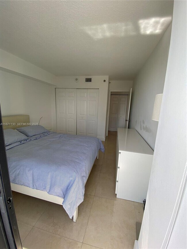 Building Photo - 3300 NE 192 St