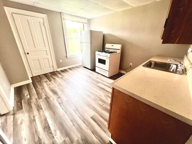 Building Photo - 129 McGinnis Avenue (Full Service)