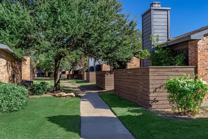 Building Photo - Oakline Apartments