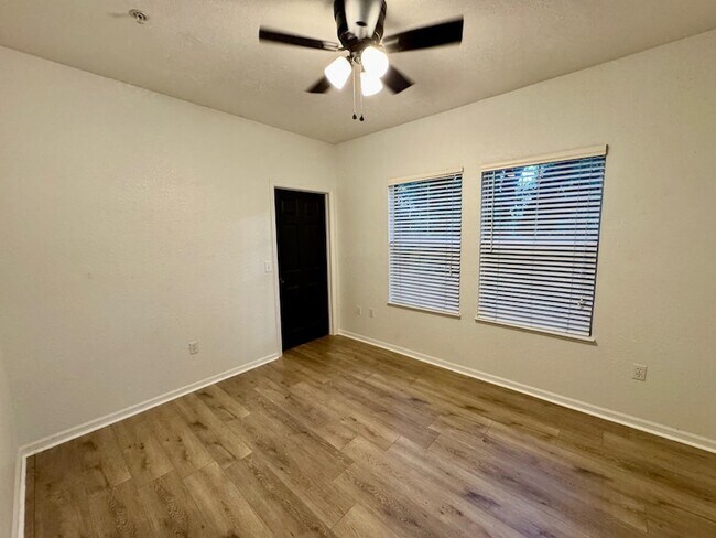 Building Photo - 2801 Chancellorsville Dr