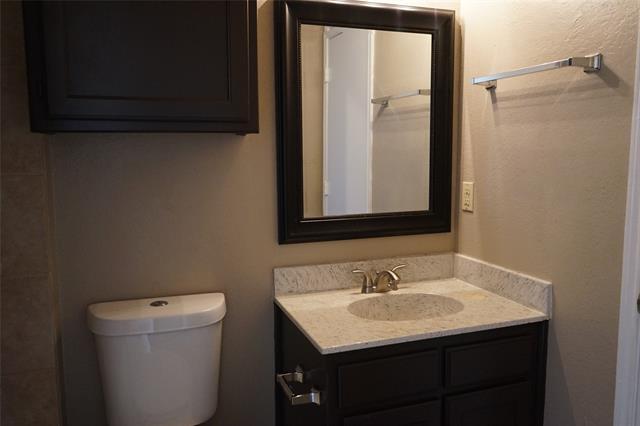 Building Photo - 604 Kings Way Dr