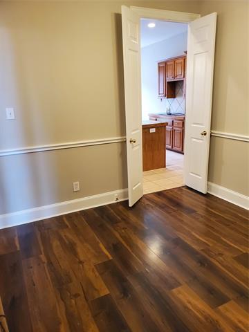 Building Photo - 532 Silver Maple Dr