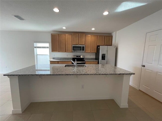 Building Photo - 5566 Sabal Dr