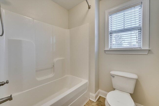 Building Photo - 226 Sandleton Way