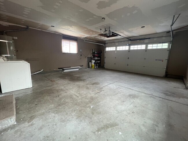 Building Photo - 3214 Harbour Dr