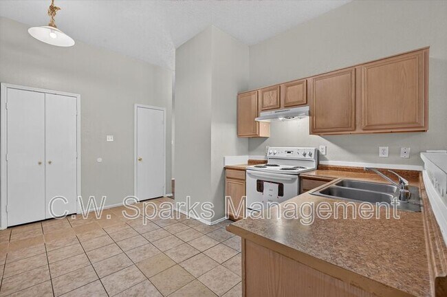 Building Photo - 844 Canyon Cove Dr