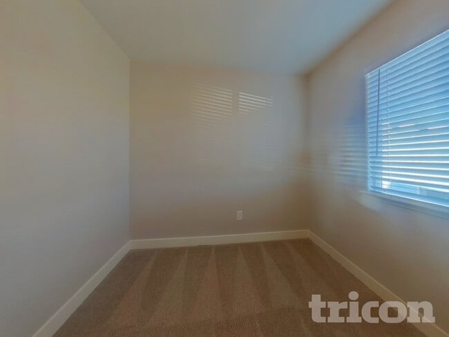 Building Photo - 2371 Coronado Ct