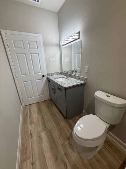 Building Photo - 2656 Locust Ave