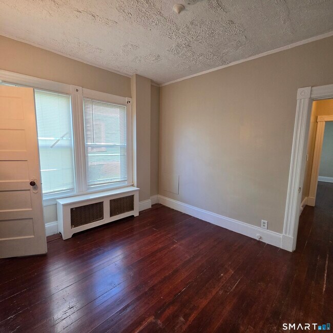 Building Photo - 142 Oakland Terrace