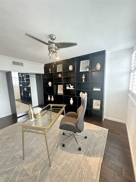 Building Photo - 3701 Turtle Creek Blvd