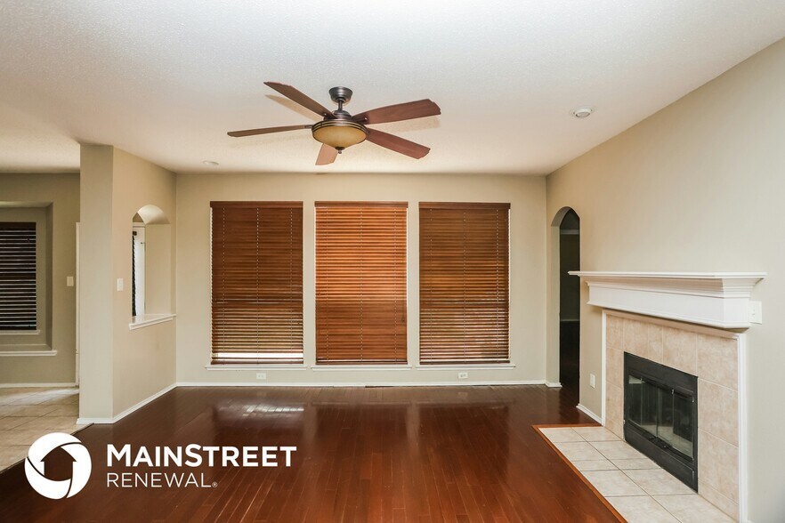 Building Photo - 505 Spicewood Dr