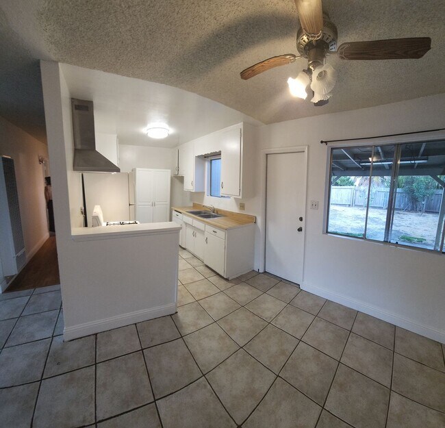 Building Photo - 1321 Madonna Rd