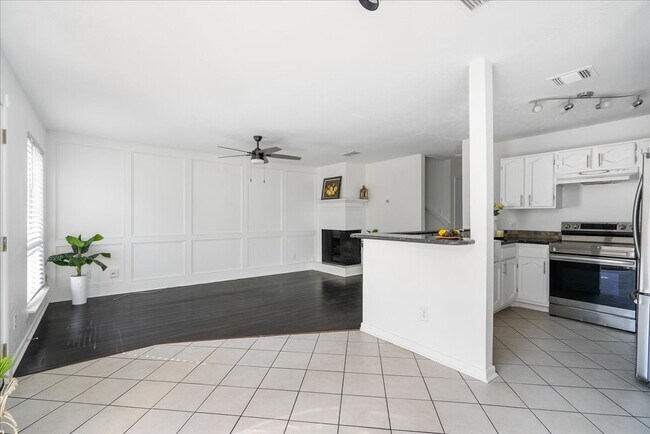 Building Photo - 2379 Briarwest Blvd