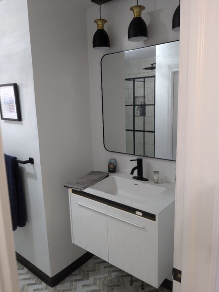 Building Photo - 1218 Greenwood Dr