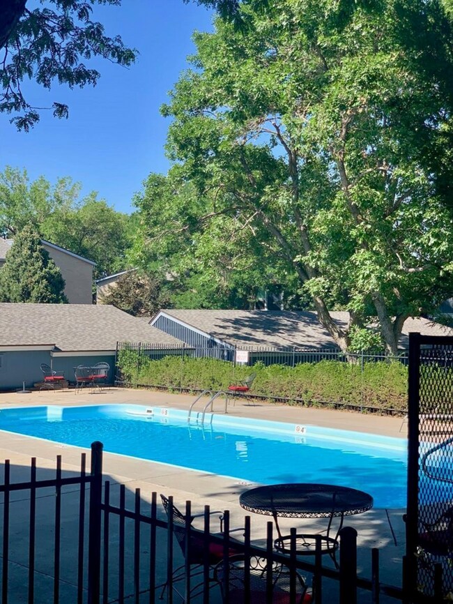 Building Photo - Huge 2bed/2bath Apartment Available Near DTC, RTD, & Park Meadows