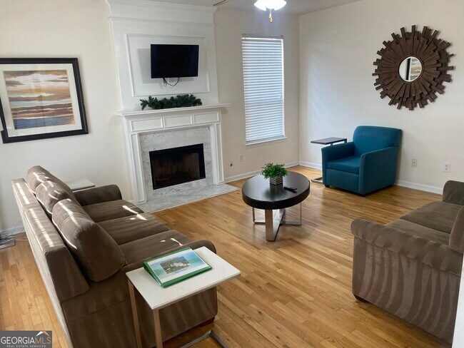 Building Photo - 541 Cascade Hills Ct SW