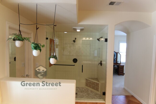 Building Photo - 2975 W.Evans Rd