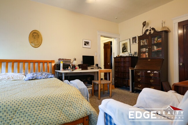 Building Photo - 36 Linnaean St