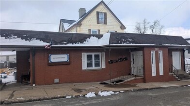 Building Photo - 585 Fayette St