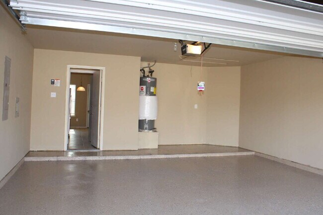 Building Photo - 2136 Coelum Ct